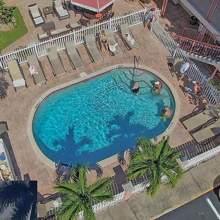סיינט פיט ביץ' Carlton House Motel And Suites מראה חיצוני תמונה