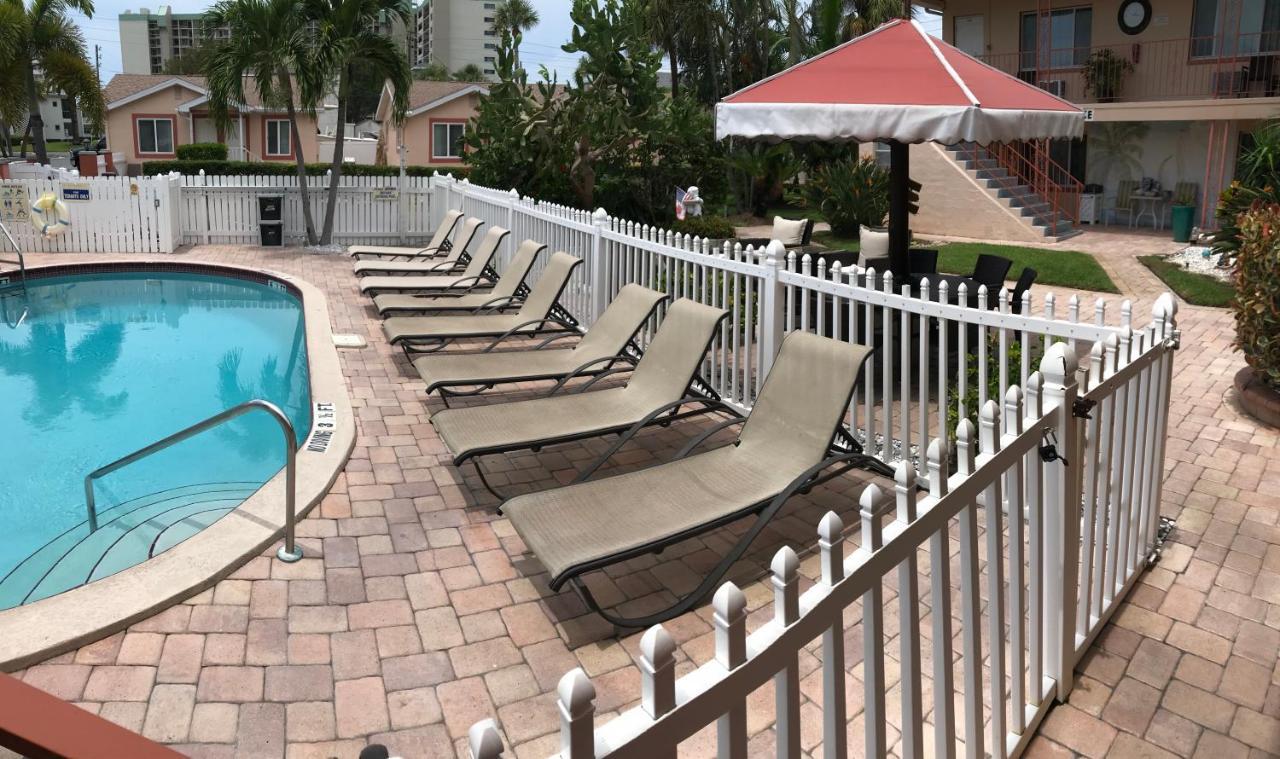 סיינט פיט ביץ' Carlton House Motel And Suites מראה חיצוני תמונה