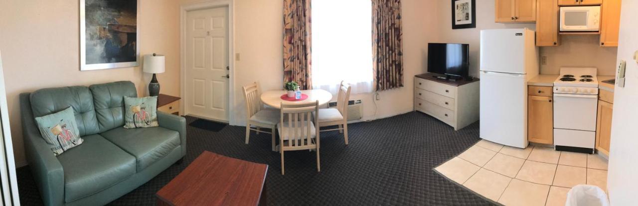סיינט פיט ביץ' Carlton House Motel And Suites מראה חיצוני תמונה