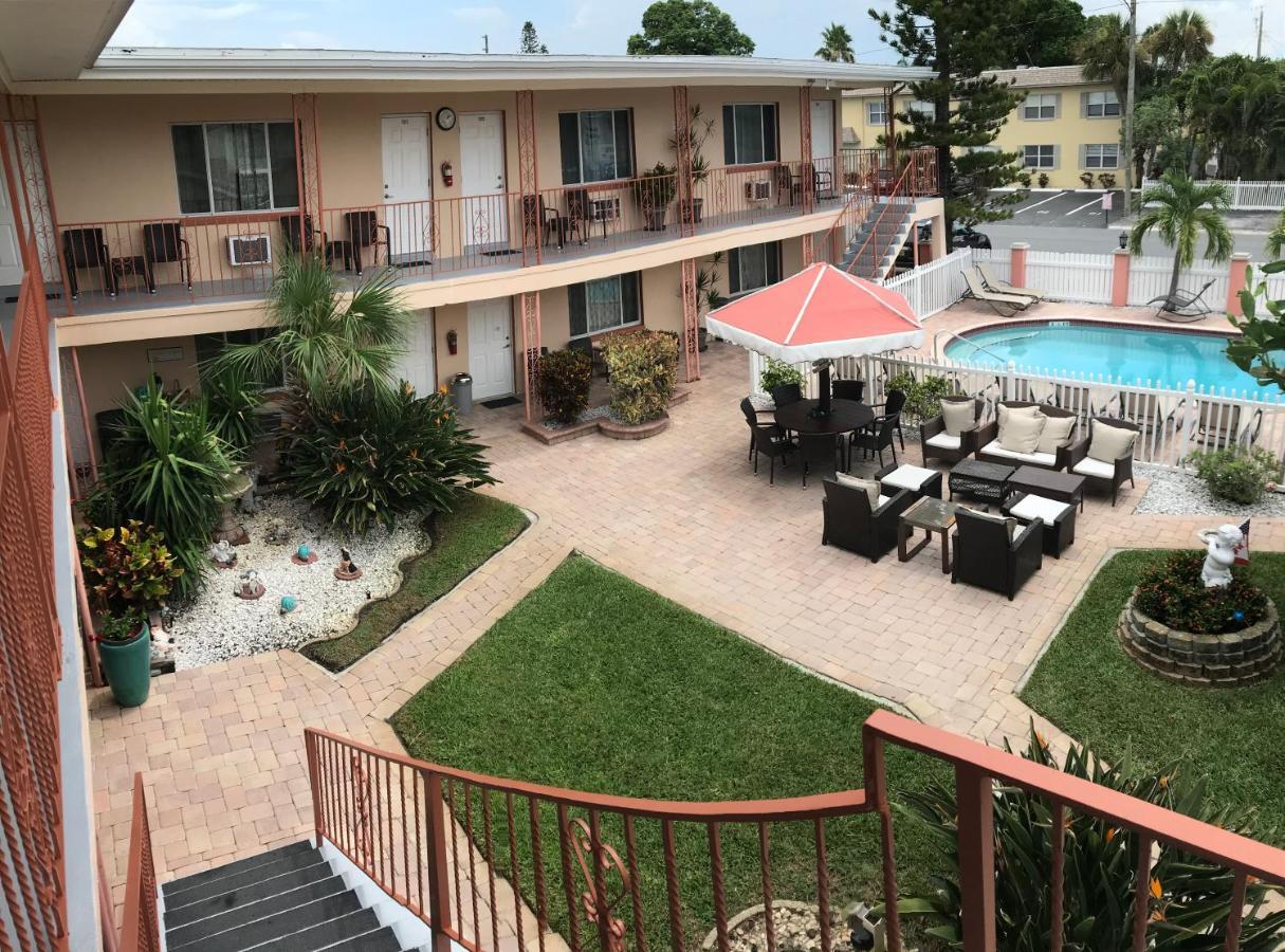 סיינט פיט ביץ' Carlton House Motel And Suites מראה חיצוני תמונה