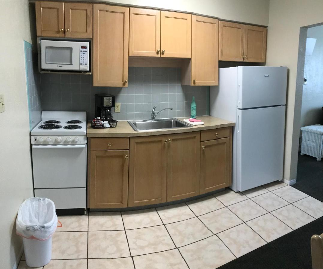 סיינט פיט ביץ' Carlton House Motel And Suites מראה חיצוני תמונה