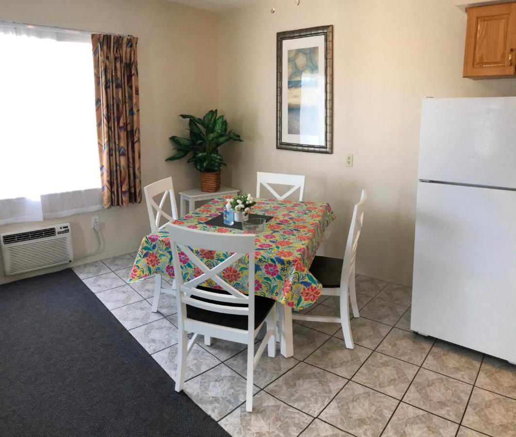 סיינט פיט ביץ' Carlton House Motel And Suites מראה חיצוני תמונה