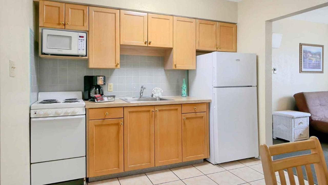 סיינט פיט ביץ' Carlton House Motel And Suites מראה חיצוני תמונה