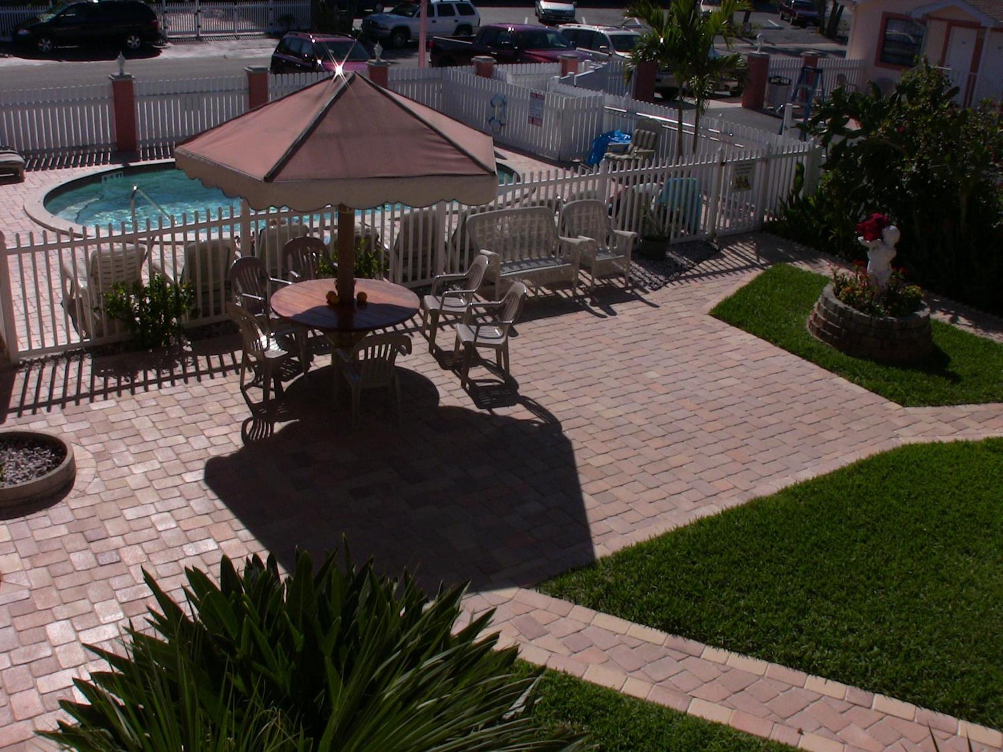 סיינט פיט ביץ' Carlton House Motel And Suites מראה חיצוני תמונה